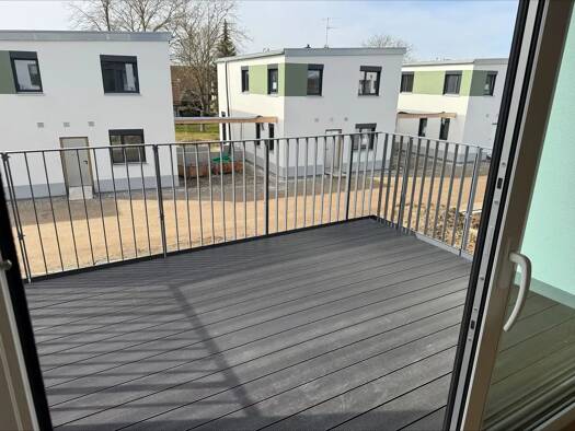 Wohnung zur Miete 1.075 € 2 Zimmer 75 m² Geschoss 1/3 frei ab sofort Kapellenweg Grafenrheinfeld 97506