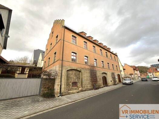 Haus zum Kauf 290.000 € 9 Zimmer 257 m² 272 m² Grundstück Hollstadt 97618