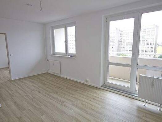 Wohnung zur Miete 384 € 2 Zimmer 51,2 m² 7. Geschoss Kirchnerstr. 15 Innenstadt Halle (Saale) 06112