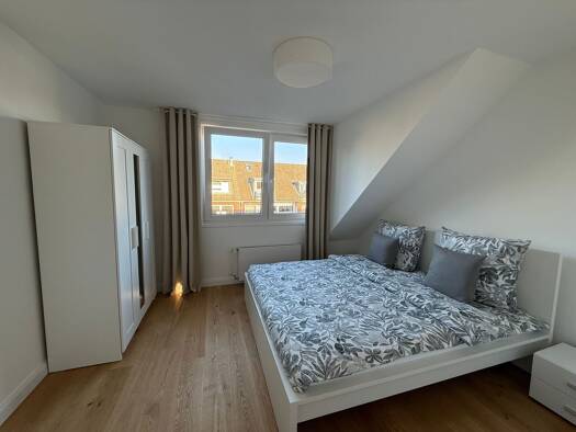Wohnung zur Miete 1.350 € 2 Zimmer 54 m² Geschoss 3/3 frei ab sofort Wandsbek Hamburg 22047