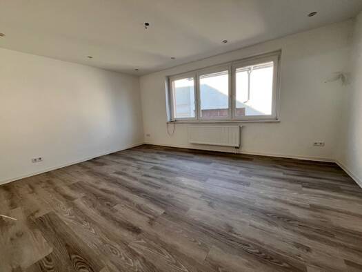 Wohnung zur Miete 600 € 3 Zimmer 88,5 m² 1. Geschoss frei ab sofort Markt 17 Wanzleben Wanzleben-Börde 39164