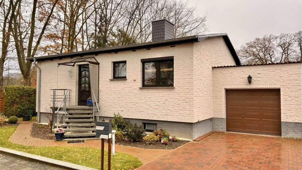 Einfamilienhaus zum Kauf 231.000 € 3 Zimmer 76 m² 429 m² Grundstück frei ab 01.06.2026 Güstrow 18273