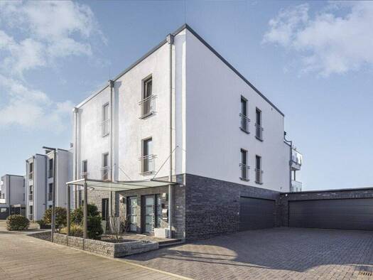 Doppelhaushälfte zum Kauf 935.000 € 4 Zimmer 250 m² 677 m² Grundstück Alte Schloßgärtnerei 31 Südende I Rastede 26180
