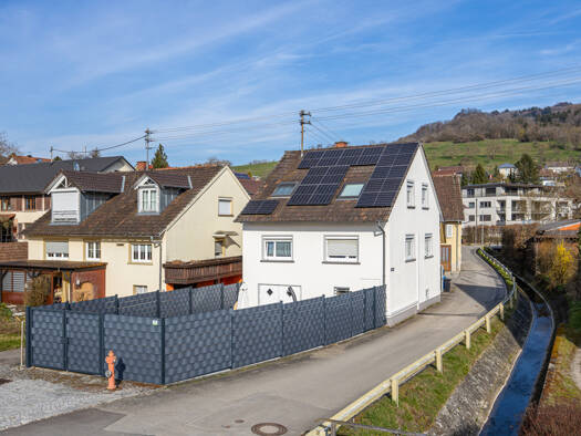 Einfamilienhaus zum Kauf 350.000 € 7 Zimmer 165 m² 211 m² Grundstück Binningen Hilzingen / Binningen 78247