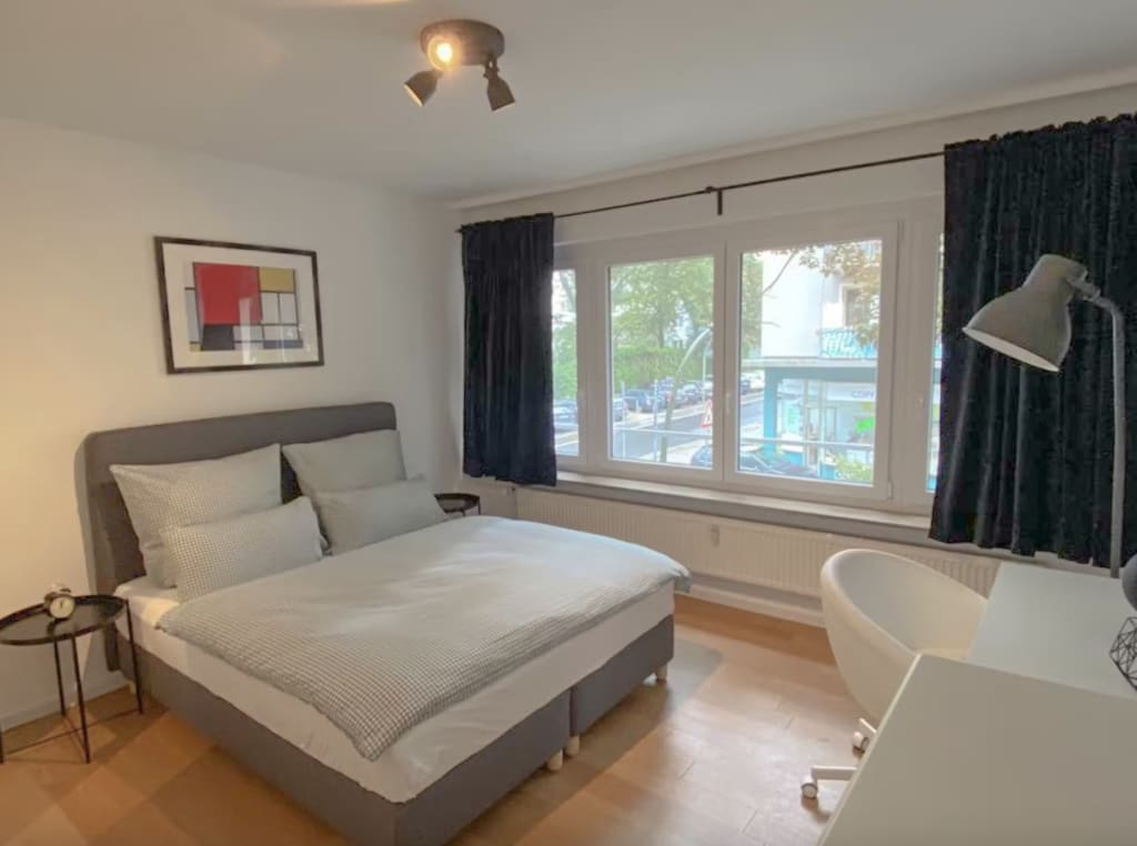 Wohnung zur Miete Wohnen auf Zeit 2.400 € 3 Zimmer 75 m²<br/>Wohnfläche 01.04.2025<br/>Verfügbarkeit Parkstraße Westend - Nord Frankfurt am Main 60322