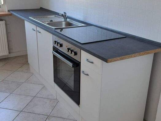 Wohnung zur Miete 341 € 2 Zimmer 45,9 m² 2 Geschosse frei ab sofort Straße am Sportplatz 4 Tettau 01945