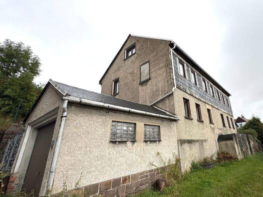 Haus zum Kauf 142.000 € 6 Zimmer 180 m² 621 m² Grundstück Mittweidaer Straße 10 Seifersbach Rossau 09661