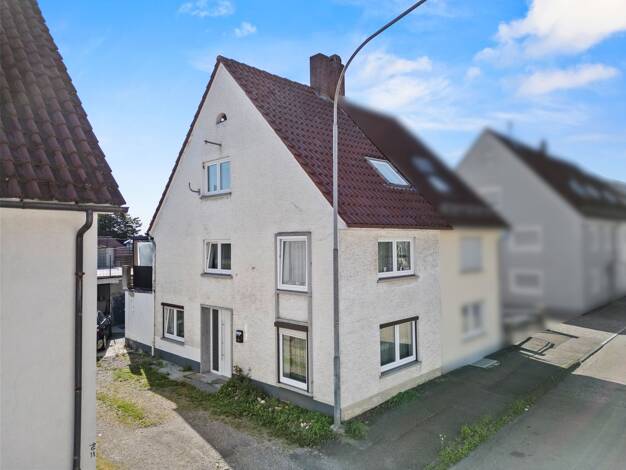 Doppelhaushälfte zum Kauf 179.000 € 4,5 Zimmer 95,1 m² 169 m² Grundstück Laupheim 88471