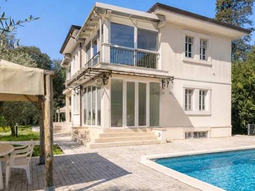 Haus zum Kauf 2.300.000 € 450 m² 7.800 m² Grundstück Camaiore 55041