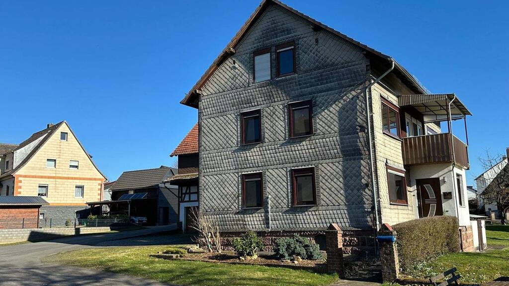 Einfamilienhaus zum Kauf provisionsfrei 260.000 € 7 Zimmer 178 m² 1.307 m² Grundstück Alte Poststraße 32 Schönstadt Cölbe 35091