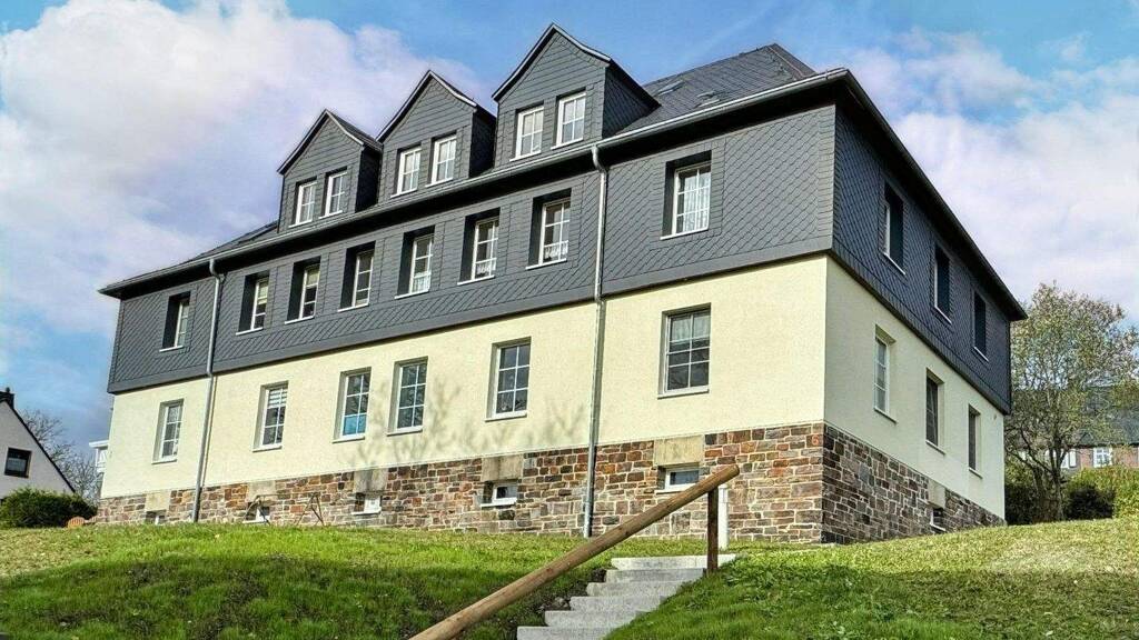 Wohnung zum Kauf 75.000 € 4 Zimmer 97,3 m² 1. Geschoss Klingenthal 08248