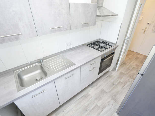 Wohnung zur Miete 305 € 2 Zimmer 41,5 m² 2. Geschoss Bernsdorfer Str. 104 Bernsdorf Chemnitz 09126