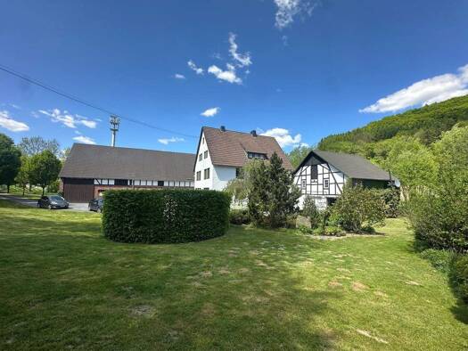 Mehrfamilienhaus zum Kauf 495.000 € 11 Zimmer 347 m² 5.627 m² Grundstück Eslohe 59889