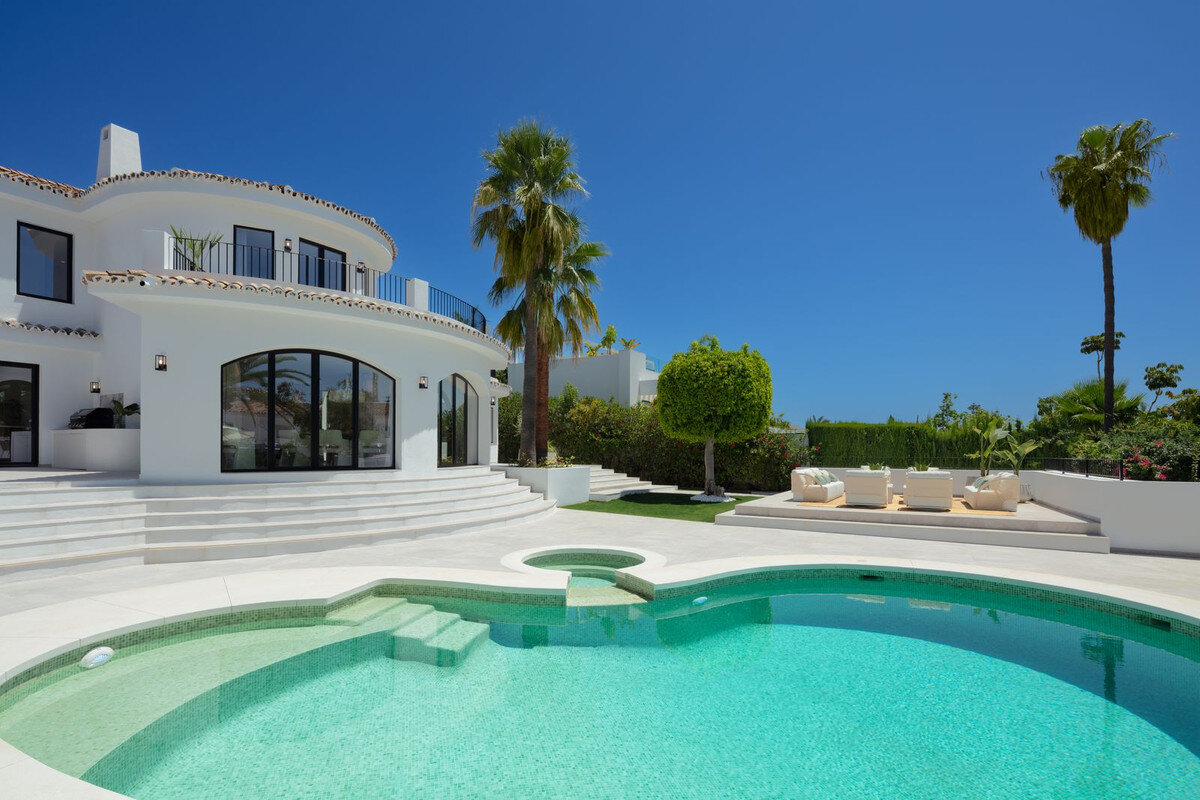 Einfamilienhaus zum Kauf 3.695.000 € 401 m²<br/>Wohnfläche 1.049 m²<br/>Grundstück Nueva Andalucía 04006