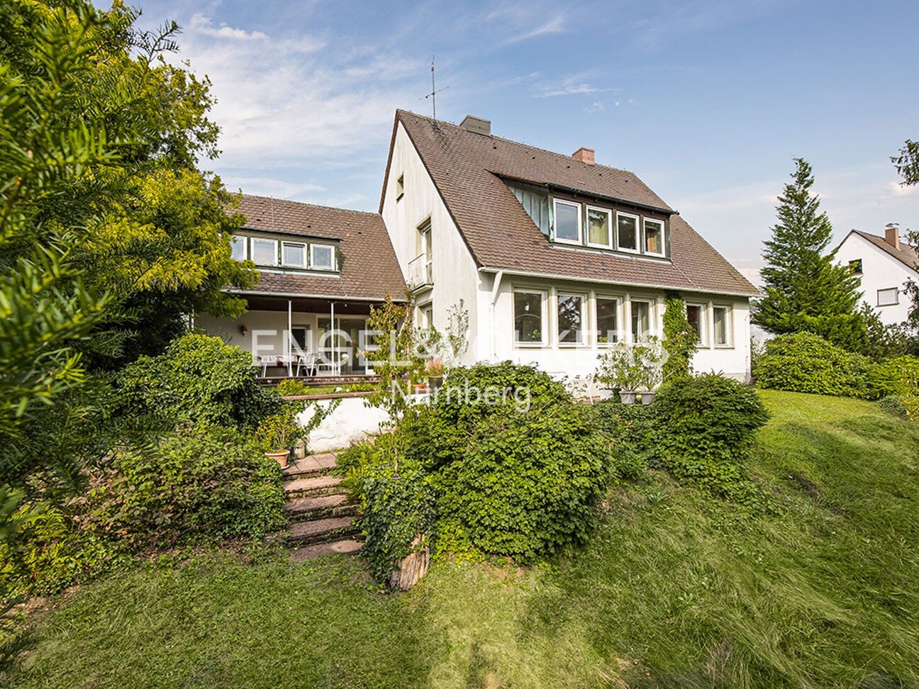 Einfamilienhaus zum Kauf 695.000 € 5 Zimmer 146 m²<br/>Wohnfläche 973 m²<br/>Grundstück Heroldsberg Heroldsberg 90562