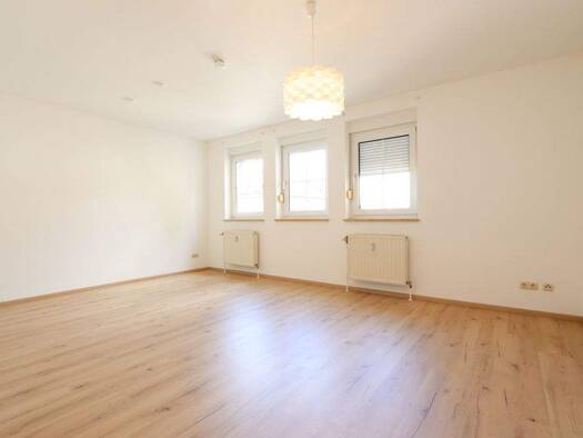 Wohnung zur Miete 310 € 1 Zimmer 36,8 m² EG Pettendorf Hummeltal 95503