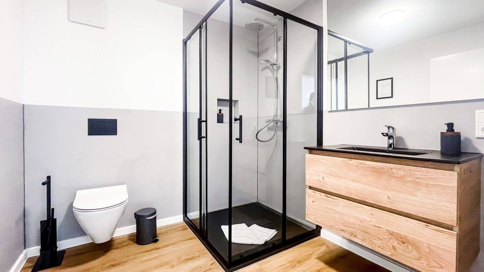 KFW70 Standard/€ 27.000 Förderung, Vermietung an Feriengäste gestattet, 2 Schlafzimmer, vollständige Design-Möblierung – Am Langen Acker 1, 59955 Winterberg – Vorschaubild 8