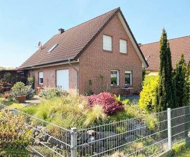 Einfamilienhaus zum Kauf 219.000 € 4 Zimmer 110,9 m² 381 m² Grundstück Strücklingen-Bollingen I Saterland / Strücklingen 26683