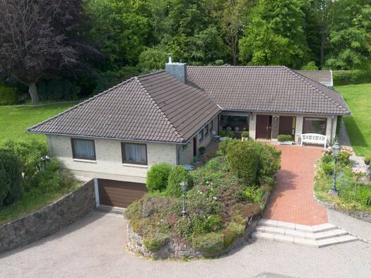 Einfamilienhaus zum Kauf 560.000 € 11 Zimmer 362 m² 4.669 m² Grundstück Esgrus 24402