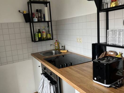 Studio zur Miete 450 € 1 Zimmer 31 m² Dachgeschoss, 4. Geschoss frei ab 01.10.2025 Erkrather Str. 314 Lierenfeld Düsseldorf 40231