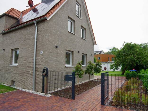 Doppelhaushälfte zur Miete 1.720 € 5 Zimmer 133 m² 591 m² Grundstück Köhlerbergstraße 28 Köhlerberg Stadtmitte 38440