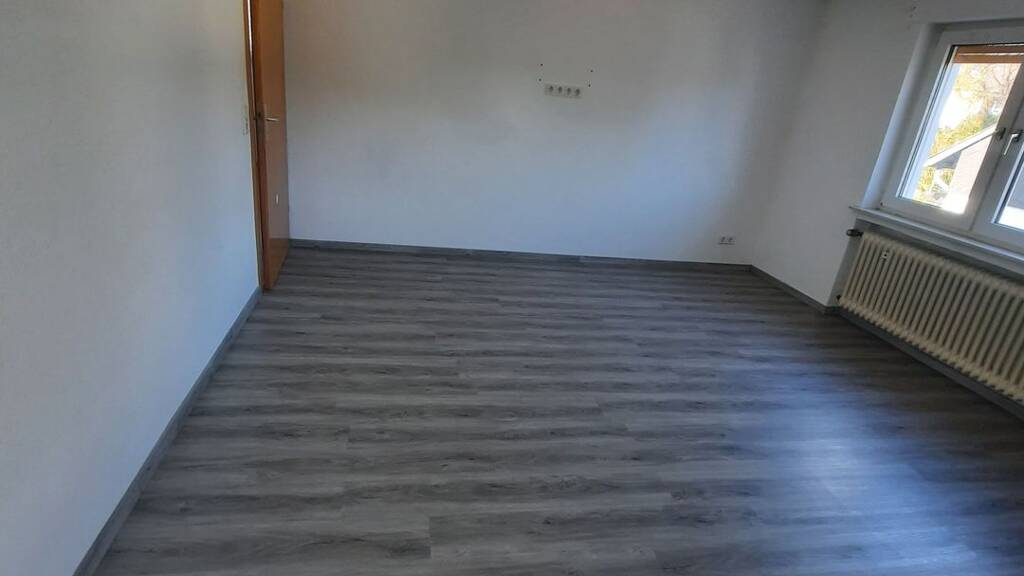 Wohnung zur Miete 850 € 3,5 Zimmer 83 m² Geschoss 1/2 frei ab sofort Neustadt 35279
