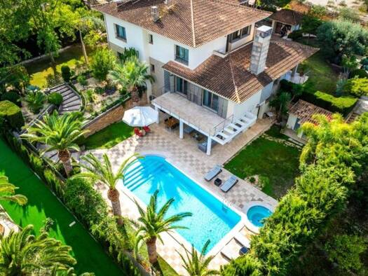 Haus zum Kauf 1.300.000 € 516 m² 1.800 m² Grundstück Alcayna 30500