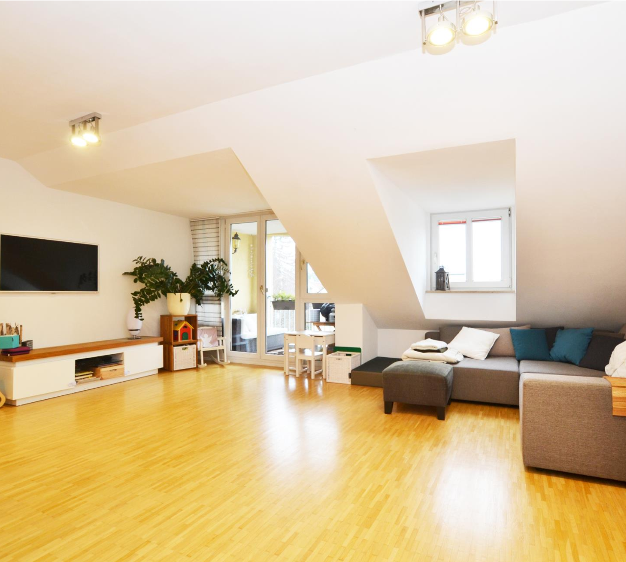 Studio zur Miete 1.750 € 3 Zimmer 84 m²<br/>Wohnfläche 2.<br/>Geschoss ab sofort<br/>Verfügbarkeit Friedenspromenade 112 Waldtrudering München 81827