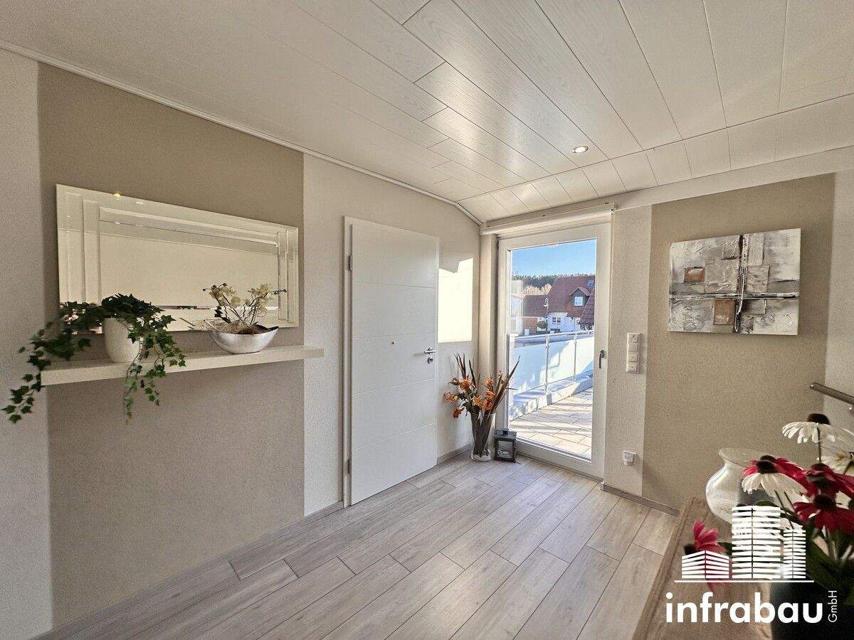 Immobilie in Fischach - Großzügige 3-ZKB mit Dachterrasse und Pool, inklusive moderner Küche! - Bild 4