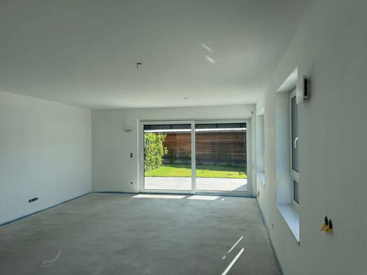Terrassenwohnung zum Kauf - Erstbezug provisionsfrei 523.610 € 3 Zimmer 105,8 m² EG frei ab sofort Hauptstraße Emmerting 84547