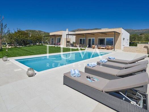 Einfamilienhaus zum Kauf 990.000 € 5 Zimmer 180 m² Kaštel Novi, Kaštela Kaštel Novi 21212
