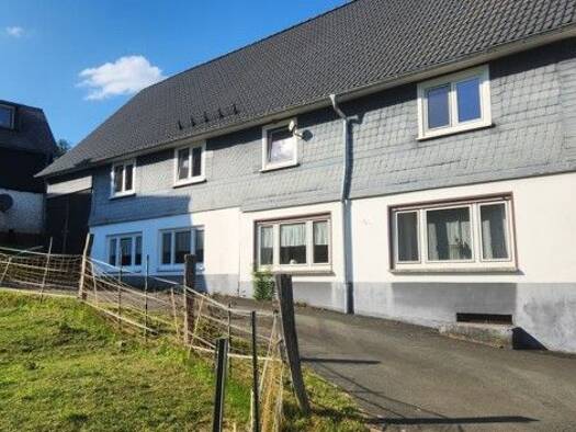 Einfamilienhaus zum Kauf 349.000 € 7 Zimmer 200 m² 2.800 m² Grundstück Sassenhausen Bad Berleburg 57319