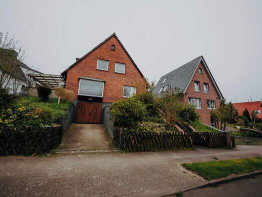 Einfamilienhaus zum Kauf 398.000 € 6 Zimmer 102,3 m² 822 m² Grundstück Bad Schwartau 23611