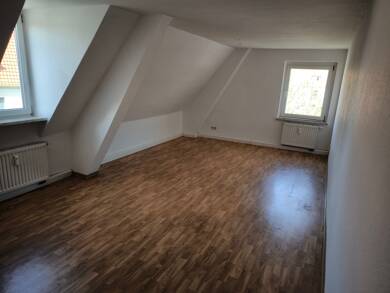 Wohnung zur Miete 297 € 2,5 Zimmer 47,8 m² Dachgeschoss, 2. Geschoss frei ab sofort Kesselshainer Straße 31 Borna Borna 04552