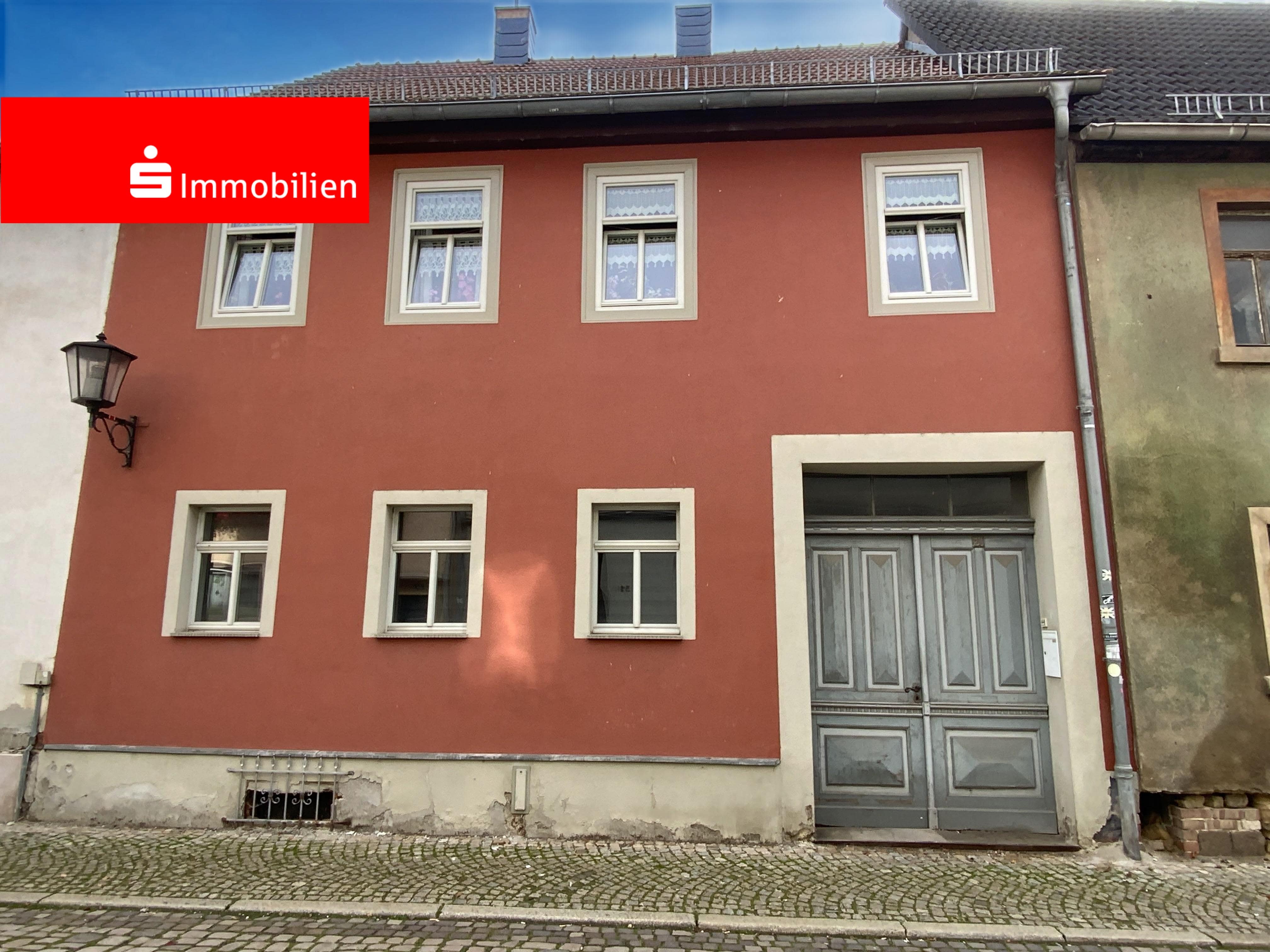 Reihenmittelhaus zum Kauf 135.000 € 4 Zimmer 119 m²<br/>Wohnfläche 464 m²<br/>Grundstück ab sofort<br/>Verfügbarkeit Saalfeld Saalfeld 07318