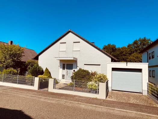Bungalow zum Kauf 249.000 € 9 Zimmer 198,2 m² 708 m² Grundstück Lemberg 66969