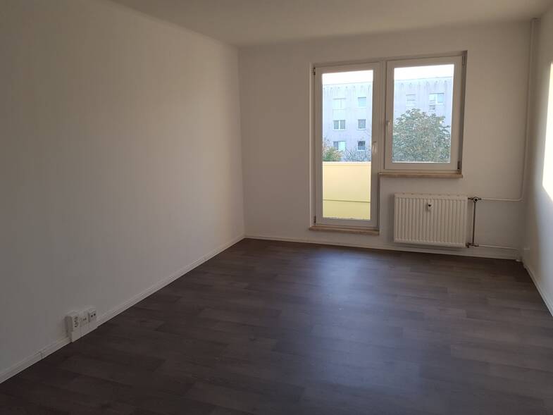 Wohnung zur Miete 373 € 3 Zimmer 61,9 m² 3. Geschoss frei ab 01.07.2025 Dahlienstr. 3 Grünau - Ost Leipzig 04209