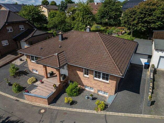 Bungalow zum Kauf provisionsfrei 585.000 € 8 Zimmer 300 m² 623 m² Grundstück Esch 54585