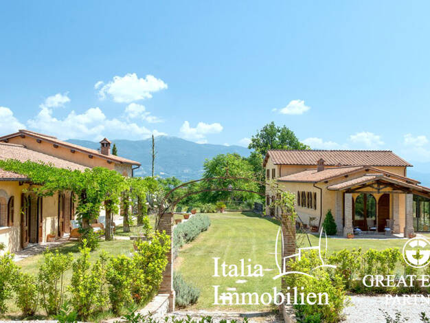 Bauernhaus zum Kauf 1.285.000 € 12 Zimmer 824 m² 20.000 m² Grundstück Narni 05035