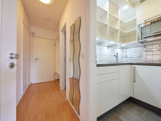WG-Zimmer zur Miete auf Zeit 1.025 € 29 m² 4. Geschoss frei ab 30.11.2026 Mitte Stuttgart 70174