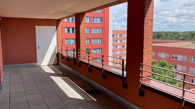 Wohnung zur Miete 1.099 € 2 Zimmer 56,9 m²<br/>Wohnfläche 7.<br/>Geschoss ab sofort<br/>Verfügbarkeit Lyoner Straße 38 Schwanheim Frankfurt am Main 60528