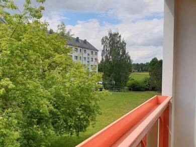Wohnung zur Miete 320 € 2 Zimmer 49 m² 3. Geschoss frei ab sofort Thomas-Müntzer-Straße 27 Lichtentanne Lichtentanne 08115
