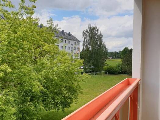 Wohnung zur Miete 320 € 2 Zimmer 49 m² 3. Geschoss frei ab sofort Thomas-Müntzer-Straße 27 Lichtentanne Lichtentanne 08115