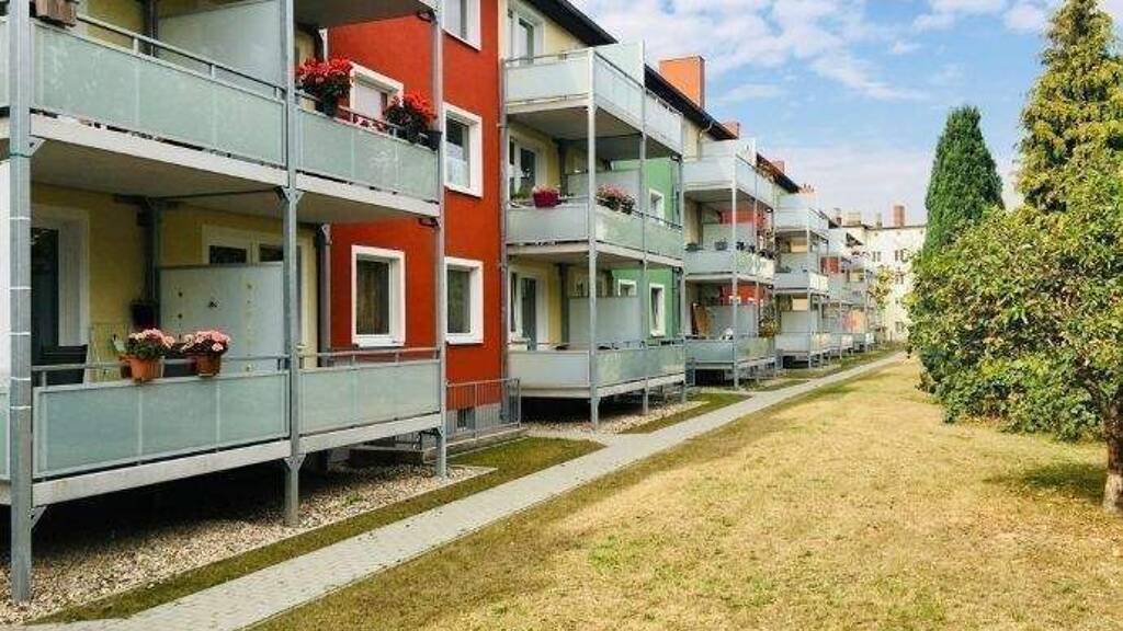 Wohnung zur Miete 300 € 2 Zimmer 45,5 m² 1. Geschoss frei ab sofort Eggersdorfer Straße 17 Fermersleben Magdeburg 39122