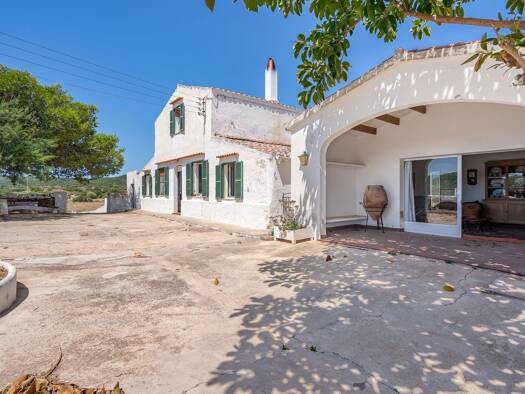 Landhaus zum Kauf 1.900.000 € 3 Zimmer 1.103 m² 460.000 m² Grundstück Mahon 07700