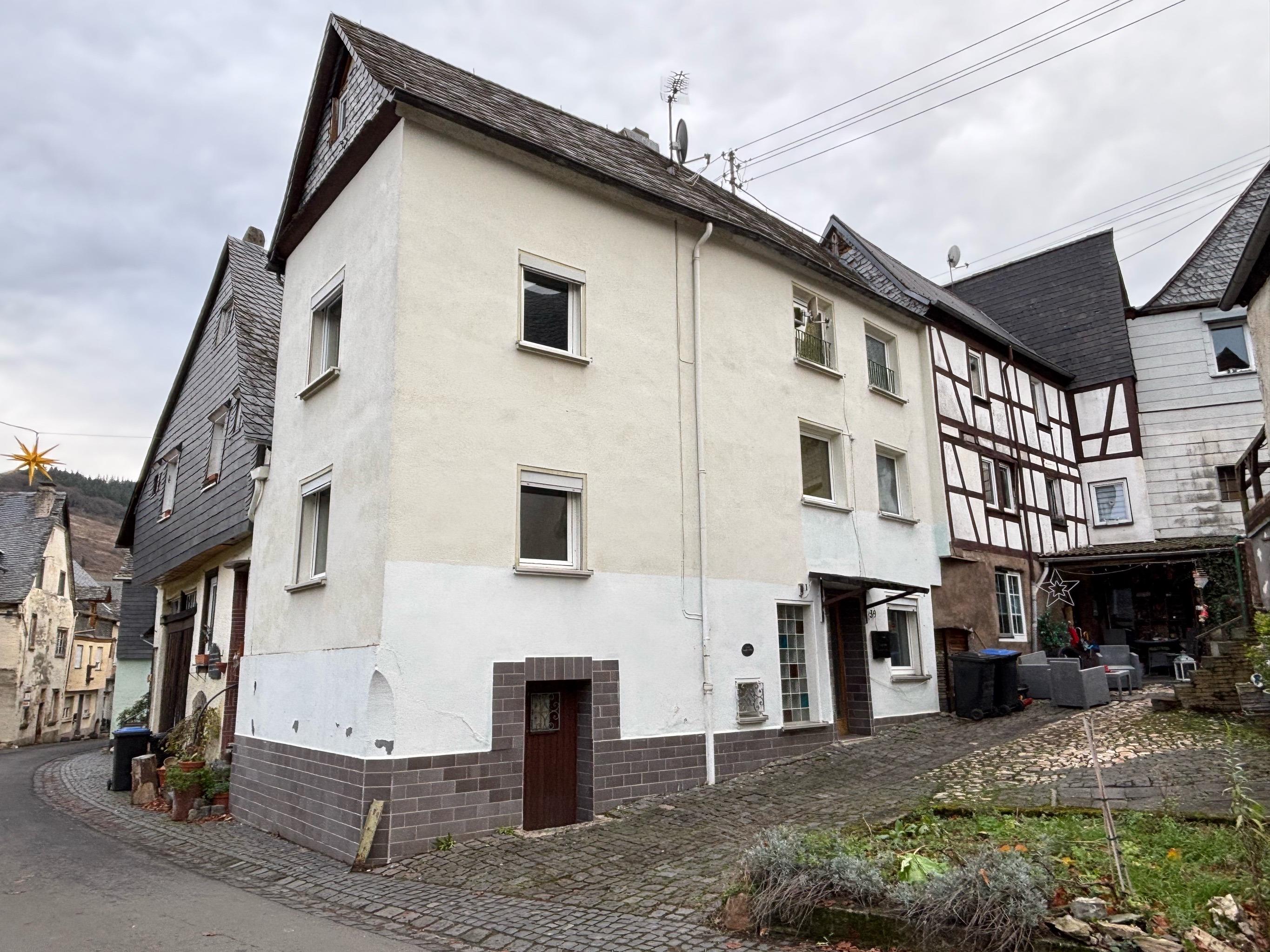 Einfamilienhaus zum Kauf 90.000 € 5 Zimmer 74 m²<br/>Wohnfläche 103 m²<br/>Grundstück Enkirch Enkirch 56850