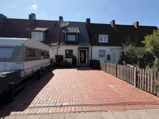 Reihenmittelhaus zum Kauf 158.000 € 4 Zimmer 75,6 m² 324 m² Grundstück Wellsee Wellsee 24145