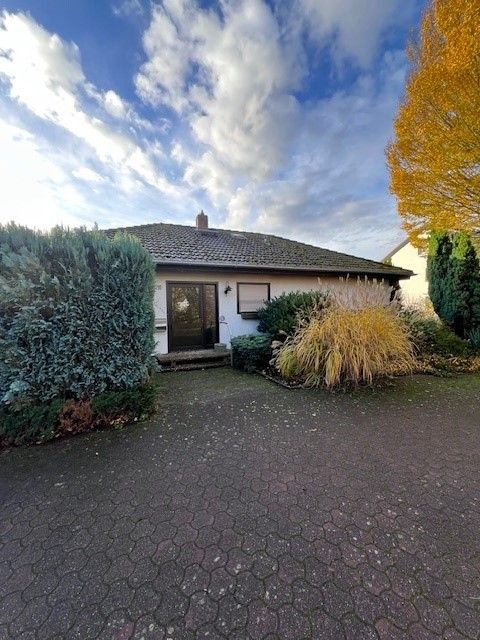 Bungalow zum Kauf 310.000 € 166 m²<br/>Wohnfläche 700 m²<br/>Grundstück ab sofort<br/>Verfügbarkeit Benninghausenweg 20 Soest Soest 59494