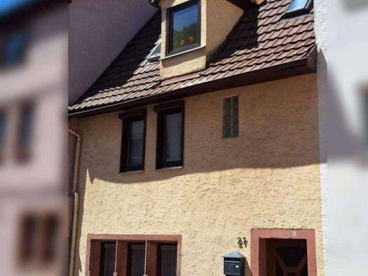 Einfamilienhaus zum Kauf als Kapitalanlage geeignet 75.000 € 5 Zimmer 86 m² 99 m² Grundstück Freudenberg 97896