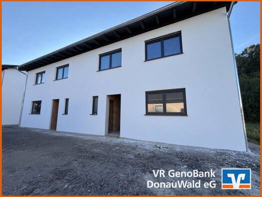 Doppelhaushälfte zum Kauf 549.000 € 5 Zimmer 140,8 m² 403 m² Grundstück Deggenau Deggendorf 94469